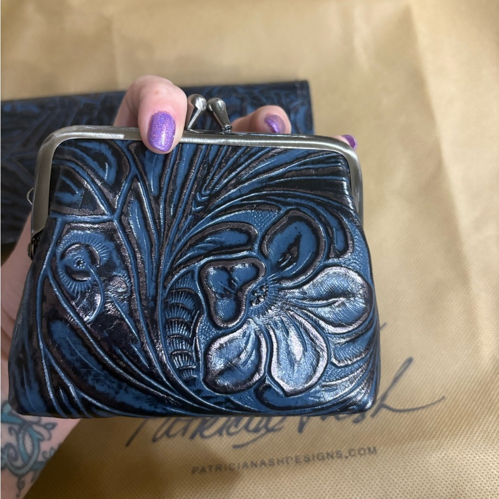 Patricia Nash Black Embossed Floral Leather Wallet and Coin Purse Set - Picture 8 of 9